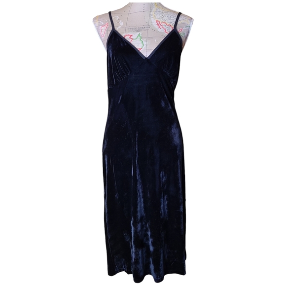 NWT Band of the Free Size Medium Girl Crush Black Velvet Back-Tie Midi Dress - Picture 2 of 16